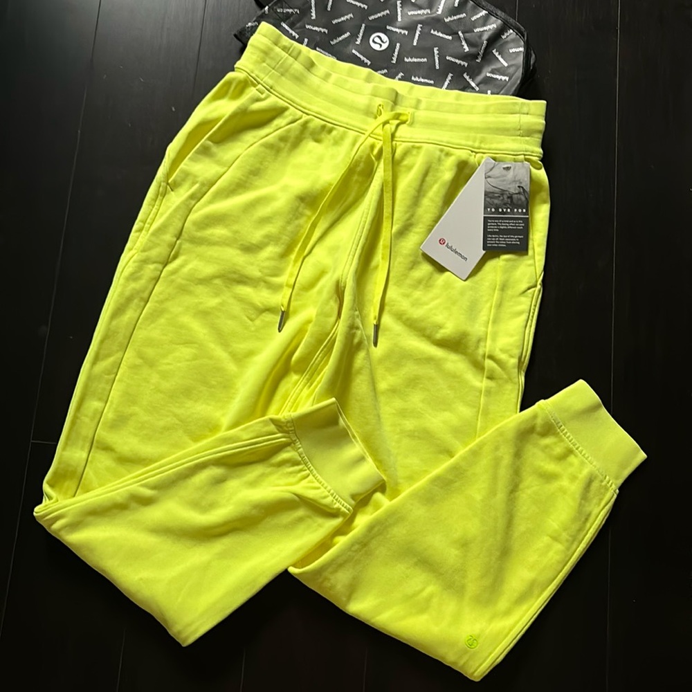 LULULEMON SCUBA HR JOGGER NEON WASH HIGHLIGHTER YELLOW (NGD3) SZ 6 NWT